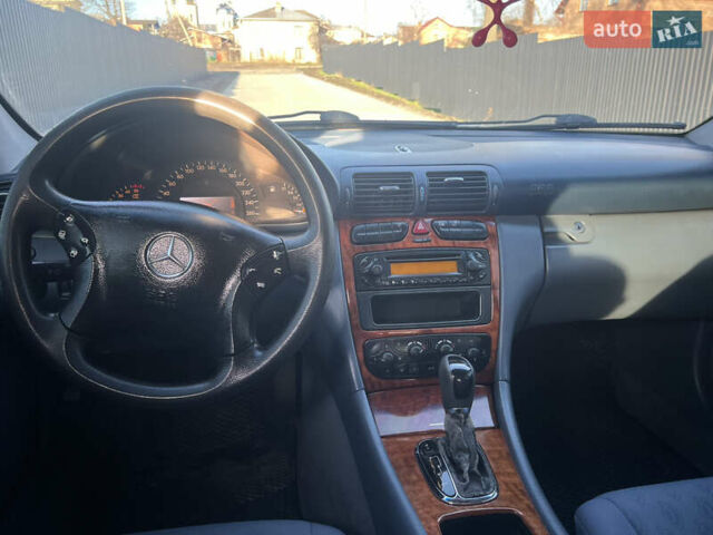 Сірий Мерседес Ц-Клас, об'ємом двигуна 2.2 л та пробігом 340 тис. км за 4300 $, фото 17 на Automoto.ua