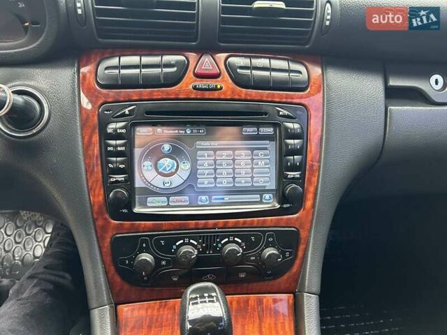 Серый Мерседес Ц-Класс, объемом двигателя 1.8 л и пробегом 325 тыс. км за 4400 $, фото 8 на Automoto.ua