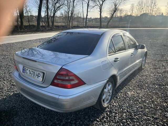 Серый Мерседес Ц-Класс, объемом двигателя 2.1 л и пробегом 340 тыс. км за 4400 $, фото 5 на Automoto.ua