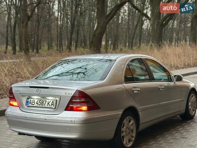 Серый Мерседес Ц-Класс, объемом двигателя 2.7 л и пробегом 236 тыс. км за 4450 $, фото 5 на Automoto.ua