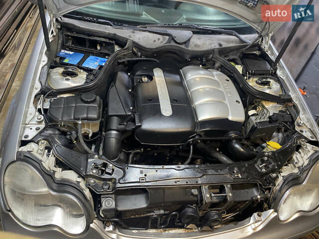 Серый Мерседес Ц-Класс, объемом двигателя 2.15 л и пробегом 600 тыс. км за 3999 $, фото 8 на Automoto.ua