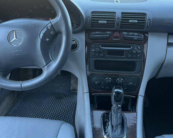 Сірий Мерседес Ц-Клас, об'ємом двигуна 2.69 л та пробігом 300 тис. км за 4900 $, фото 10 на Automoto.ua