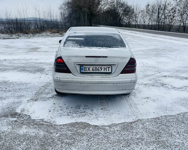 Сірий Мерседес Ц-Клас, об'ємом двигуна 2.15 л та пробігом 425 тис. км за 2800 $, фото 4 на Automoto.ua