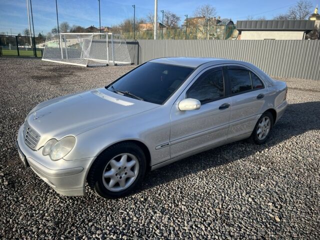 Серый Мерседес Ц-Класс, объемом двигателя 2.1 л и пробегом 340 тыс. км за 4400 $, фото 1 на Automoto.ua