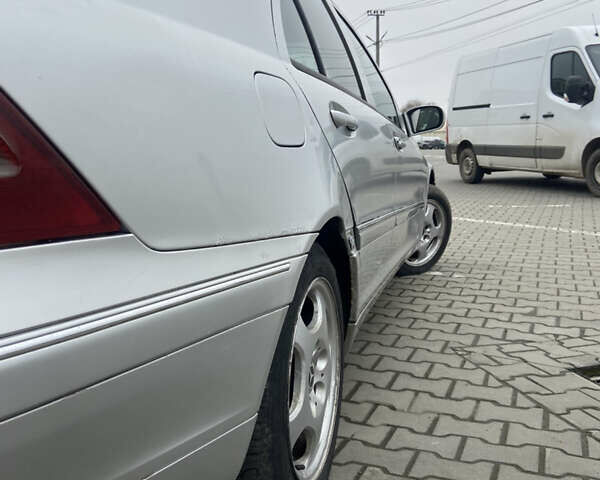 Серый Мерседес Ц-Класс, объемом двигателя 2.2 л и пробегом 529 тыс. км за 4500 $, фото 12 на Automoto.ua