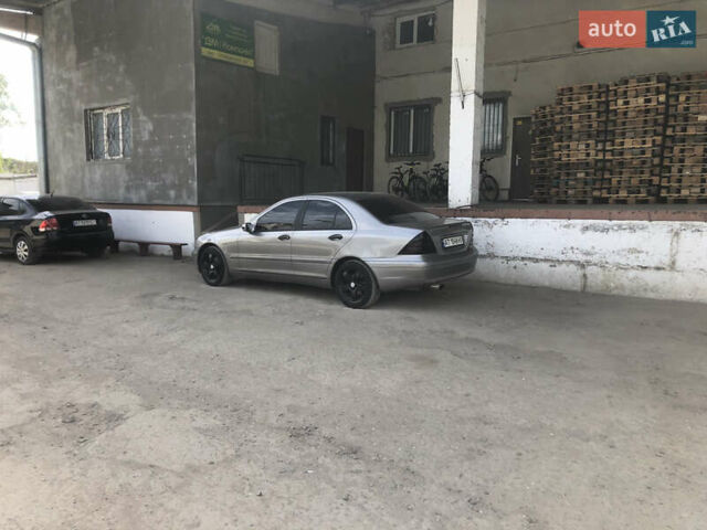 Сірий Мерседес Ц-Клас, об'ємом двигуна 1.8 л та пробігом 300 тис. км за 5000 $, фото 13 на Automoto.ua