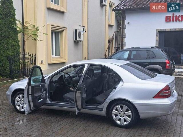 Серый Мерседес Ц-Класс, объемом двигателя 2.2 л и пробегом 340 тыс. км за 4600 $, фото 12 на Automoto.ua