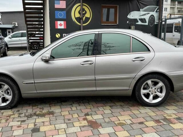 Сірий Мерседес Ц-Клас, об'ємом двигуна 1.8 л та пробігом 250 тис. км за 6990 $, фото 3 на Automoto.ua