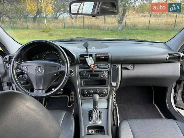 Мерседес Ц-Клас 2003 у Києві на Automoto.ua Сірий Мерседес Ц-Клас, об'ємом двигуна 2.69 л та пробігом 296 тис. км за 5400 $, фото 5 на Automoto.ua