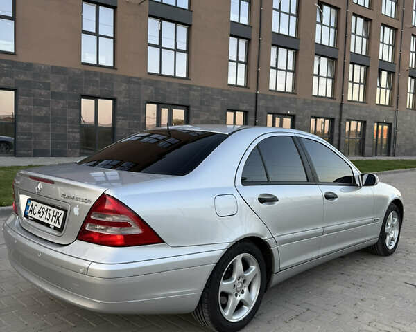 Сірий Мерседес Ц-Клас, об'ємом двигуна 1.8 л та пробігом 289 тис. км за 5500 $, фото 12 на Automoto.ua