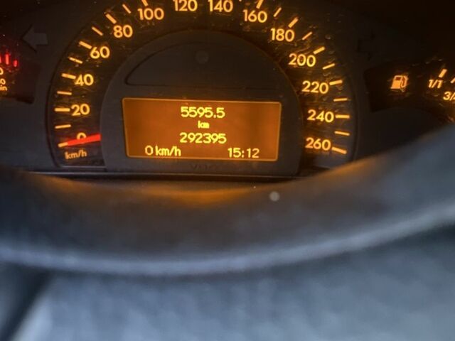 Сірий Мерседес Ц-Клас, об'ємом двигуна 2.1 л та пробігом 300 тис. км за 4500 $, фото 8 на Automoto.ua