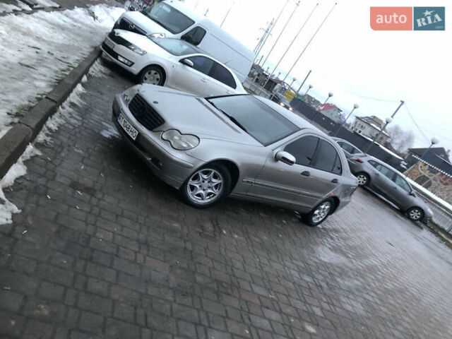 Сірий Мерседес Ц-Клас, об'ємом двигуна 1.8 л та пробігом 300 тис. км за 5000 $, фото 17 на Automoto.ua
