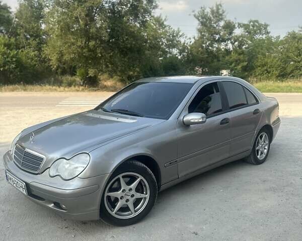 Сірий Мерседес Ц-Клас, об'ємом двигуна 1.8 л та пробігом 200 тис. км за 4500 $, фото 2 на Automoto.ua