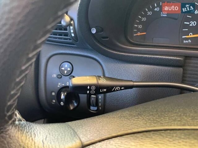 Серый Мерседес Ц-Класс, объемом двигателя 2.7 л и пробегом 321 тыс. км за 6999 $, фото 30 на Automoto.ua