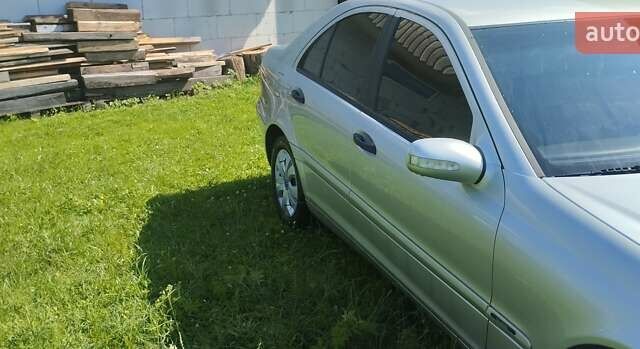 Серый Мерседес Ц-Класс, объемом двигателя 1.8 л и пробегом 166 тыс. км за 5150 $, фото 3 на Automoto.ua