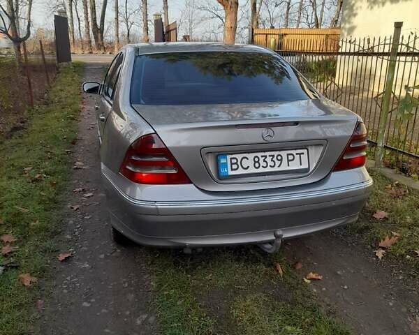 Сірий Мерседес Ц-Клас, об'ємом двигуна 2.15 л та пробігом 390 тис. км за 3496 $, фото 7 на Automoto.ua