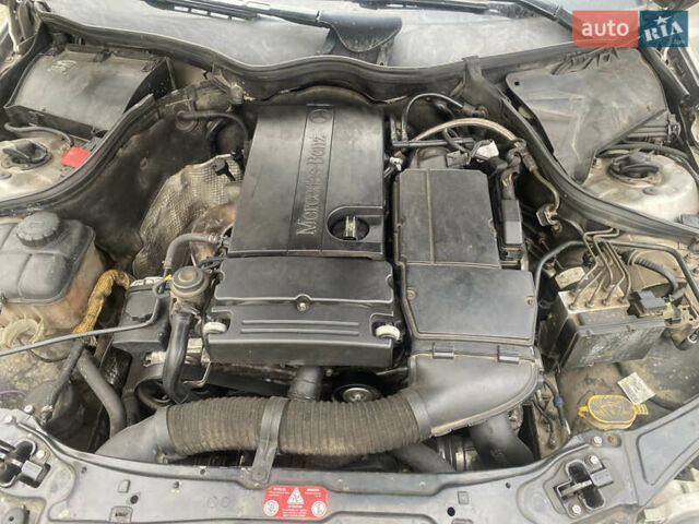 Сірий Мерседес Ц-Клас, об'ємом двигуна 1.8 л та пробігом 300 тис. км за 5000 $, фото 8 на Automoto.ua