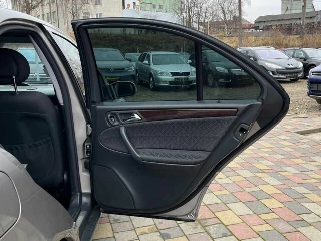 Сірий Мерседес Ц-Клас, об'ємом двигуна 1.8 л та пробігом 250 тис. км за 6990 $, фото 23 на Automoto.ua