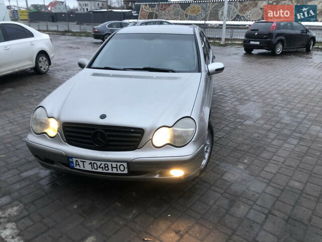 Сірий Мерседес Ц-Клас, об'ємом двигуна 1.8 л та пробігом 300 тис. км за 5000 $, фото 16 на Automoto.ua