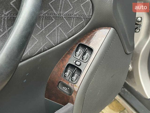 Серый Мерседес Ц-Класс, объемом двигателя 1.8 л и пробегом 250 тыс. км за 6990 $, фото 24 на Automoto.ua