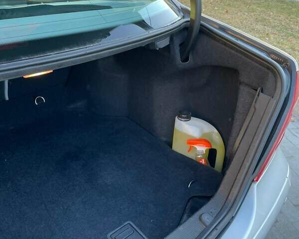 Мерседес Ц-Класс 2003 в Николаеве на Automoto.ua Серый Мерседес Ц-Класс, объемом двигателя 1.8 л и пробегом 239 тыс. км за 5800 $, фото 12 на Automoto.ua