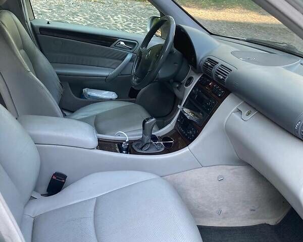 Серый Мерседес Ц-Класс, объемом двигателя 1.8 л и пробегом 247 тыс. км за 5500 $, фото 4 на Automoto.ua