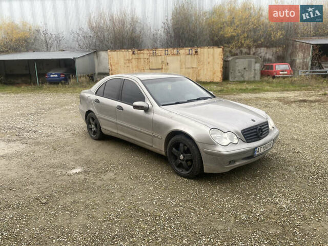 Сірий Мерседес Ц-Клас, об'ємом двигуна 1.8 л та пробігом 300 тис. км за 5000 $, фото 5 на Automoto.ua