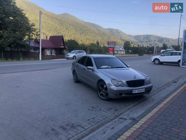Сірий Мерседес Ц-Клас, об'ємом двигуна 1.8 л та пробігом 300 тис. км за 5000 $, фото 18 на Automoto.ua