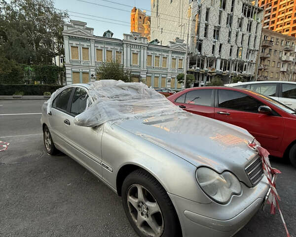 Сірий Мерседес Ц-Клас, об'ємом двигуна 1.8 л та пробігом 270 тис. км за 3800 $, фото 8 на Automoto.ua