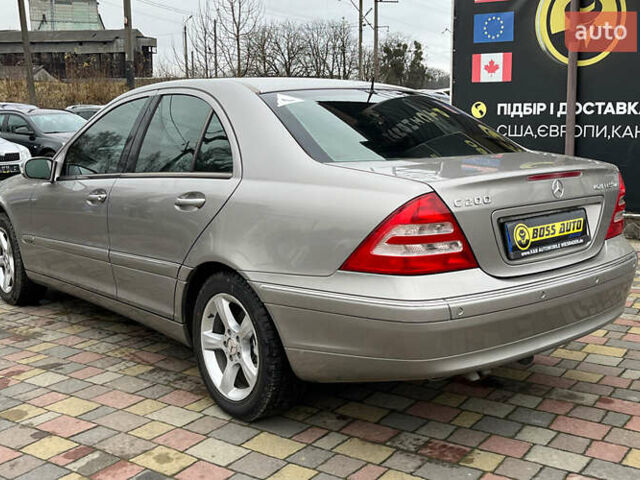 Серый Мерседес Ц-Класс, объемом двигателя 1.8 л и пробегом 250 тыс. км за 6990 $, фото 4 на Automoto.ua