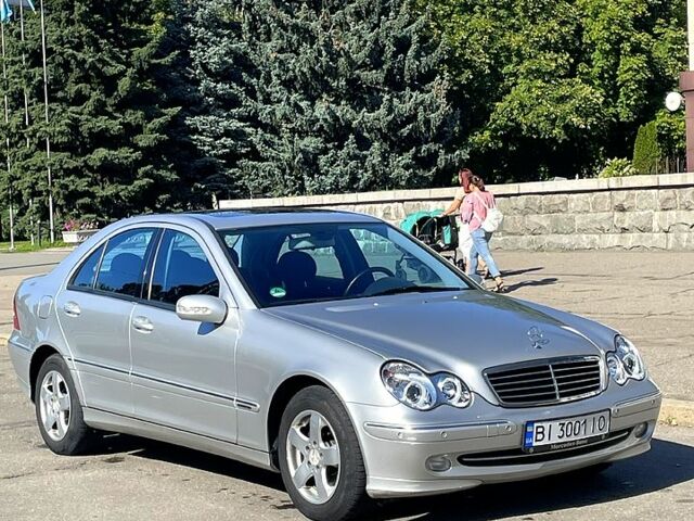 Серый Мерседес Ц-Класс, объемом двигателя 1.8 л и пробегом 135 тыс. км за 5700 $, фото 2 на Automoto.ua