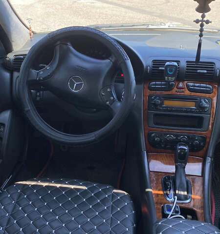 Сірий Мерседес Ц-Клас, об'ємом двигуна 2.15 л та пробігом 338 тис. км за 5500 $, фото 6 на Automoto.ua