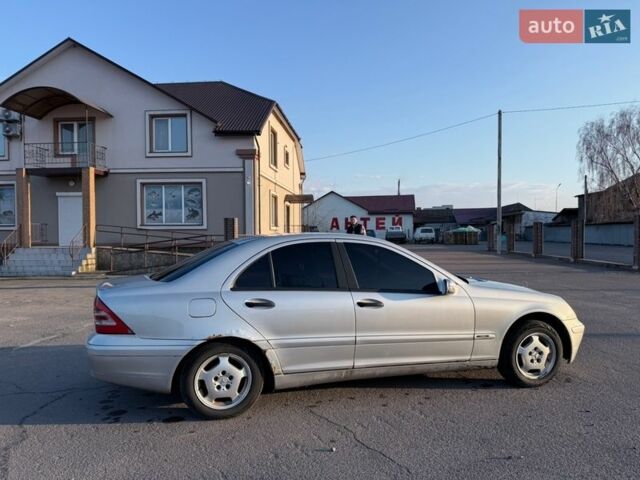 Сірий Мерседес Ц-Клас, об'ємом двигуна 1.8 л та пробігом 200 тис. км за 2900 $, фото 3 на Automoto.ua