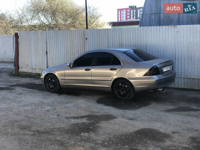 Сірий Мерседес Ц-Клас, об'ємом двигуна 1.8 л та пробігом 300 тис. км за 5000 $, фото 14 на Automoto.ua