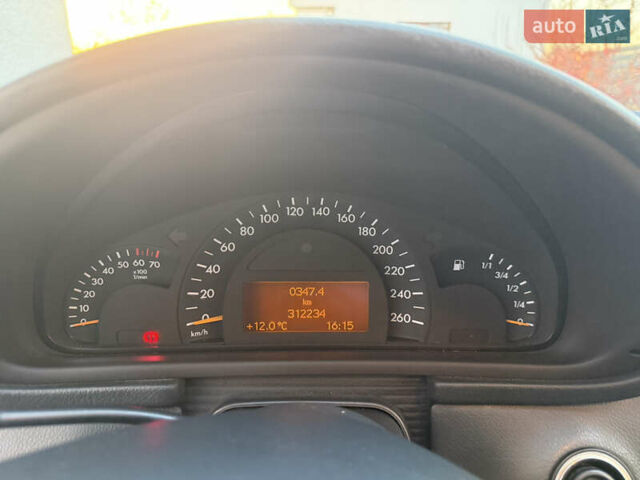 Сірий Мерседес Ц-Клас, об'ємом двигуна 1.8 л та пробігом 312 тис. км за 4800 $, фото 12 на Automoto.ua