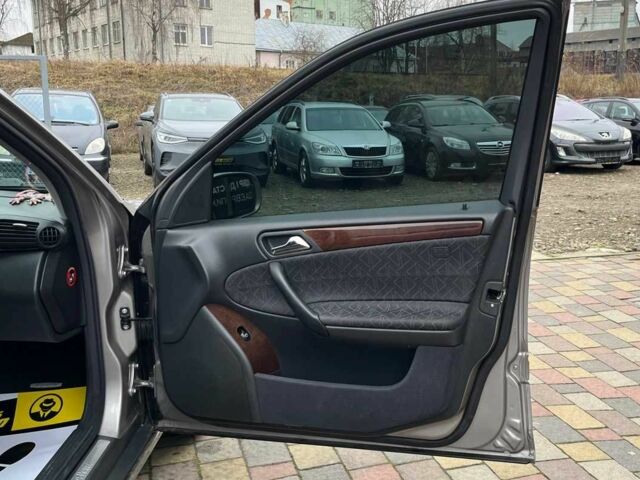 Сірий Мерседес Ц-Клас, об'ємом двигуна 1.8 л та пробігом 250 тис. км за 6990 $, фото 22 на Automoto.ua