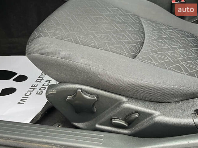 Серый Мерседес Ц-Класс, объемом двигателя 1.8 л и пробегом 250 тыс. км за 6990 $, фото 17 на Automoto.ua