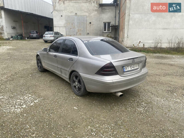 Сірий Мерседес Ц-Клас, об'ємом двигуна 1.8 л та пробігом 300 тис. км за 5000 $, фото 2 на Automoto.ua