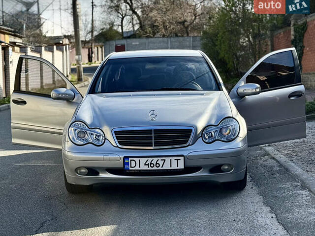 Сірий Мерседес Ц-Клас, об'ємом двигуна 1.8 л та пробігом 230 тис. км за 5250 $, фото 29 на Automoto.ua
