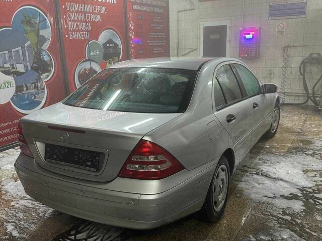 Серый Мерседес Ц-Класс, объемом двигателя 1.8 л и пробегом 240 тыс. км за 3500 $, фото 5 на Automoto.ua