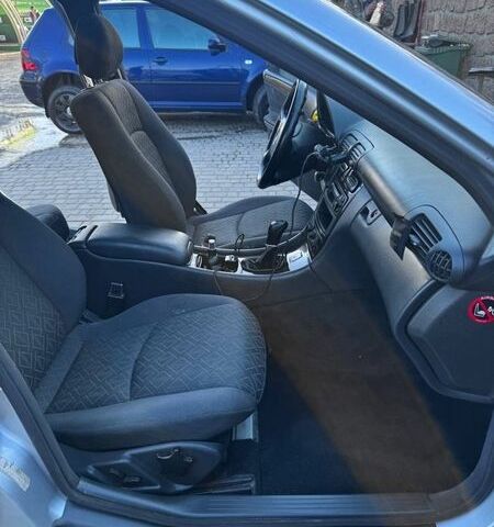 Сірий Мерседес Ц-Клас, об'ємом двигуна 1.8 л та пробігом 380 тис. км за 5900 $, фото 2 на Automoto.ua