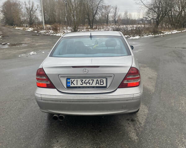 Сірий Мерседес Ц-Клас, об'ємом двигуна 1.8 л та пробігом 320 тис. км за 4500 $, фото 4 на Automoto.ua