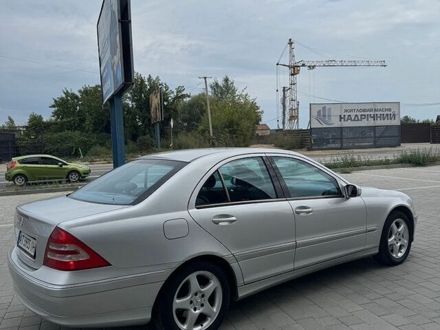 Сірий Мерседес Ц-Клас, об'ємом двигуна 1.8 л та пробігом 293 тис. км за 5700 $, фото 18 на Automoto.ua