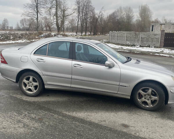 Сірий Мерседес Ц-Клас, об'ємом двигуна 1.8 л та пробігом 320 тис. км за 4500 $, фото 5 на Automoto.ua