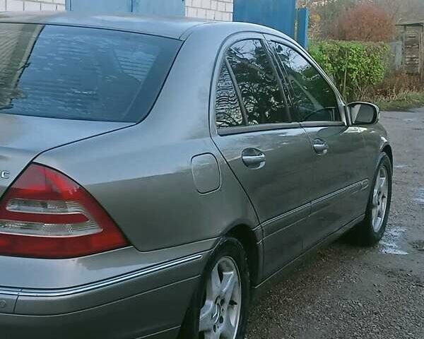 Сірий Мерседес Ц-Клас, об'ємом двигуна 2.6 л та пробігом 70 тис. км за 4000 $, фото 2 на Automoto.ua