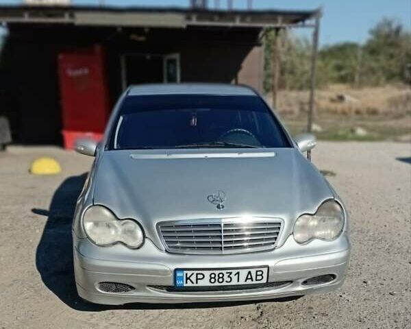 Мерседес Ц-Класс 2003 в Запорожье на Automoto.ua Серый Мерседес Ц-Класс, объемом двигателя 1.8 л и пробегом 300 тыс. км за 4500 $, фото 7 на Automoto.ua