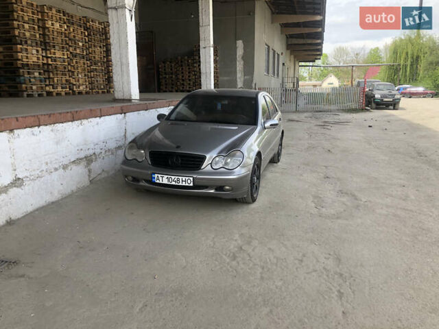 Сірий Мерседес Ц-Клас, об'ємом двигуна 1.8 л та пробігом 300 тис. км за 5000 $, фото 12 на Automoto.ua