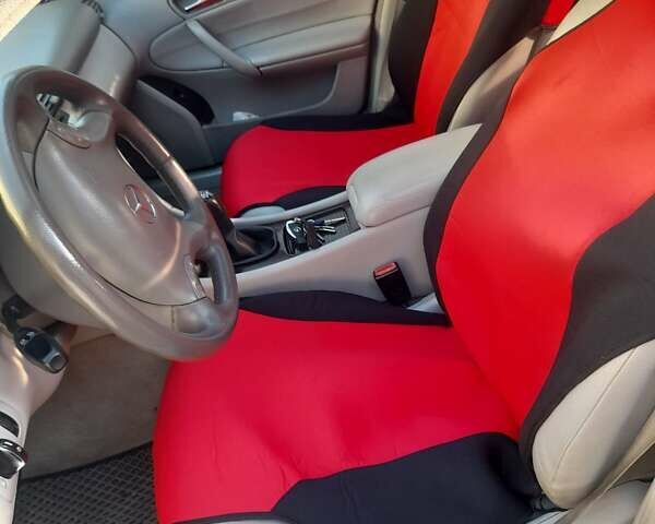 Сірий Мерседес Ц-Клас, об'ємом двигуна 2.15 л та пробігом 390 тис. км за 3496 $, фото 25 на Automoto.ua