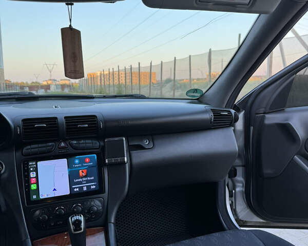 Сірий Мерседес Ц-Клас, об'ємом двигуна 1.8 л та пробігом 289 тис. км за 5500 $, фото 50 на Automoto.ua