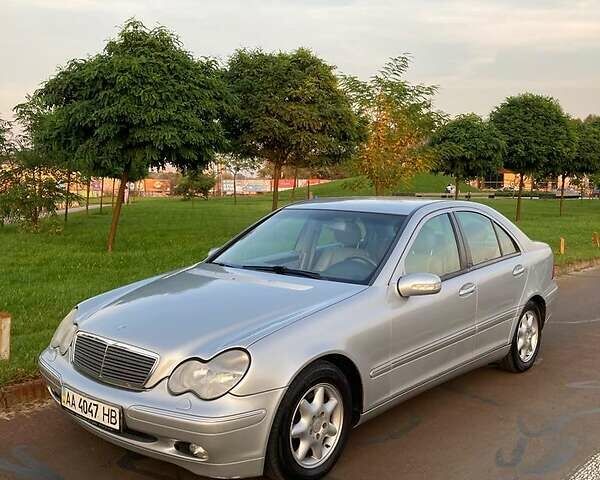 Серый Мерседес Ц-Класс, объемом двигателя 1.8 л и пробегом 247 тыс. км за 5500 $, фото 1 на Automoto.ua